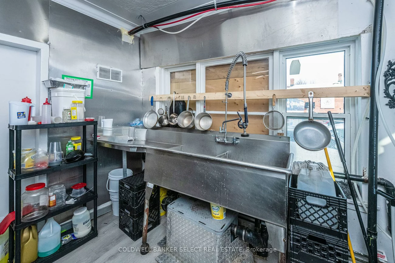 65, Queen, Bolton North, Caledon