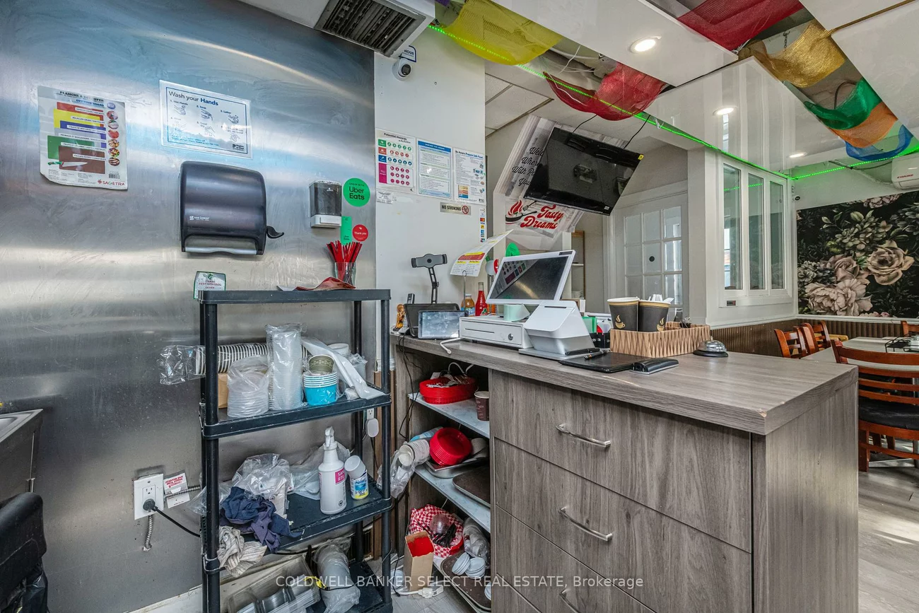 65, Queen, Bolton North, Caledon