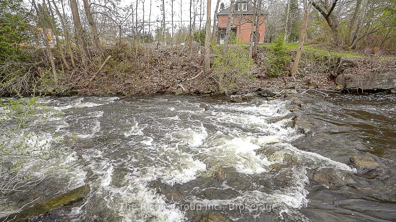 1532, Queen, Alton, Caledon