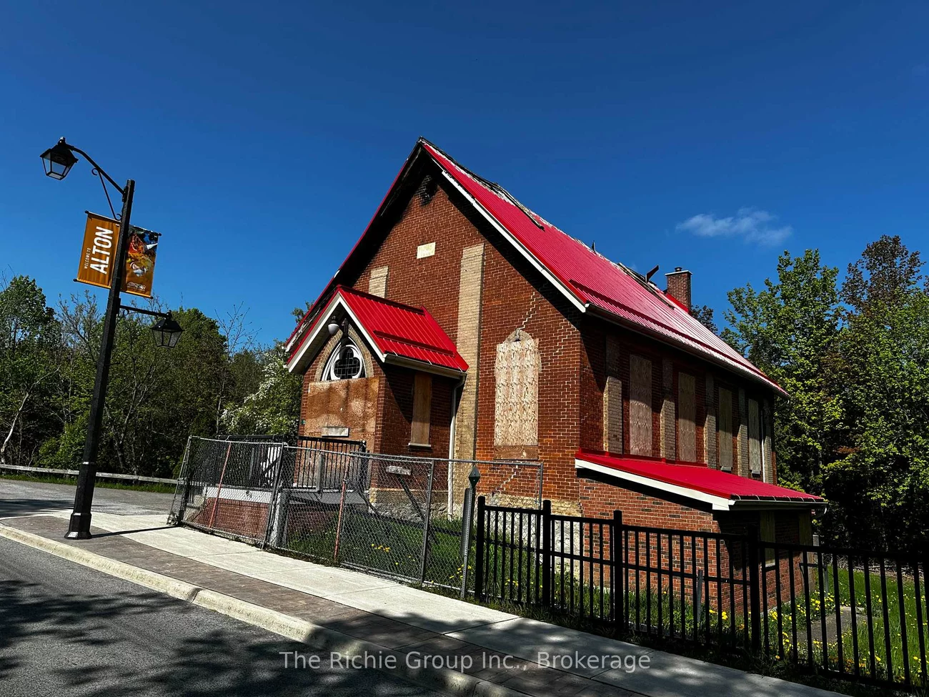 1532, Queen, Alton, Caledon