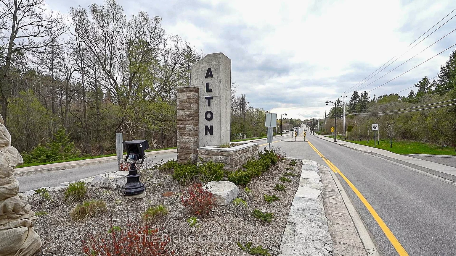 1532, Queen, Alton, Caledon