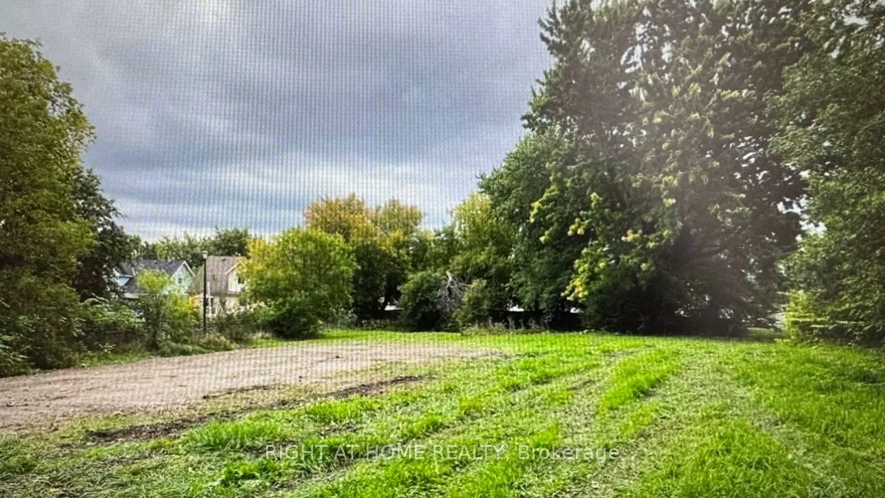 7878, Yonge, Stroud, Innisfil