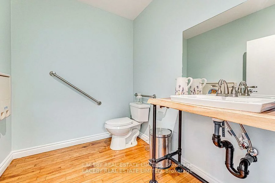 250, Main, Schomberg, King