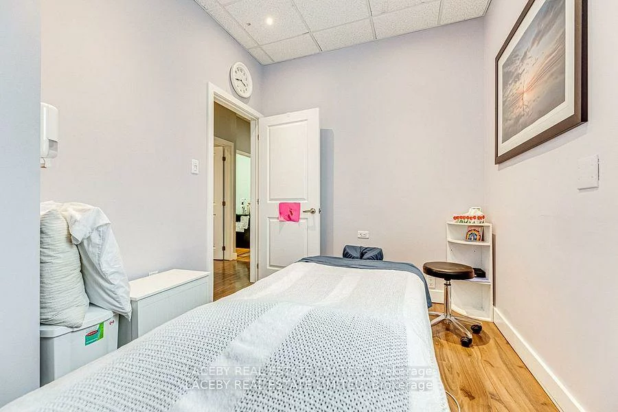 250, Main, Schomberg, King