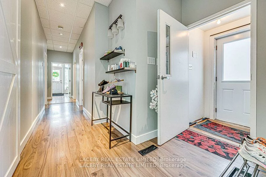 250, Main, Schomberg, King