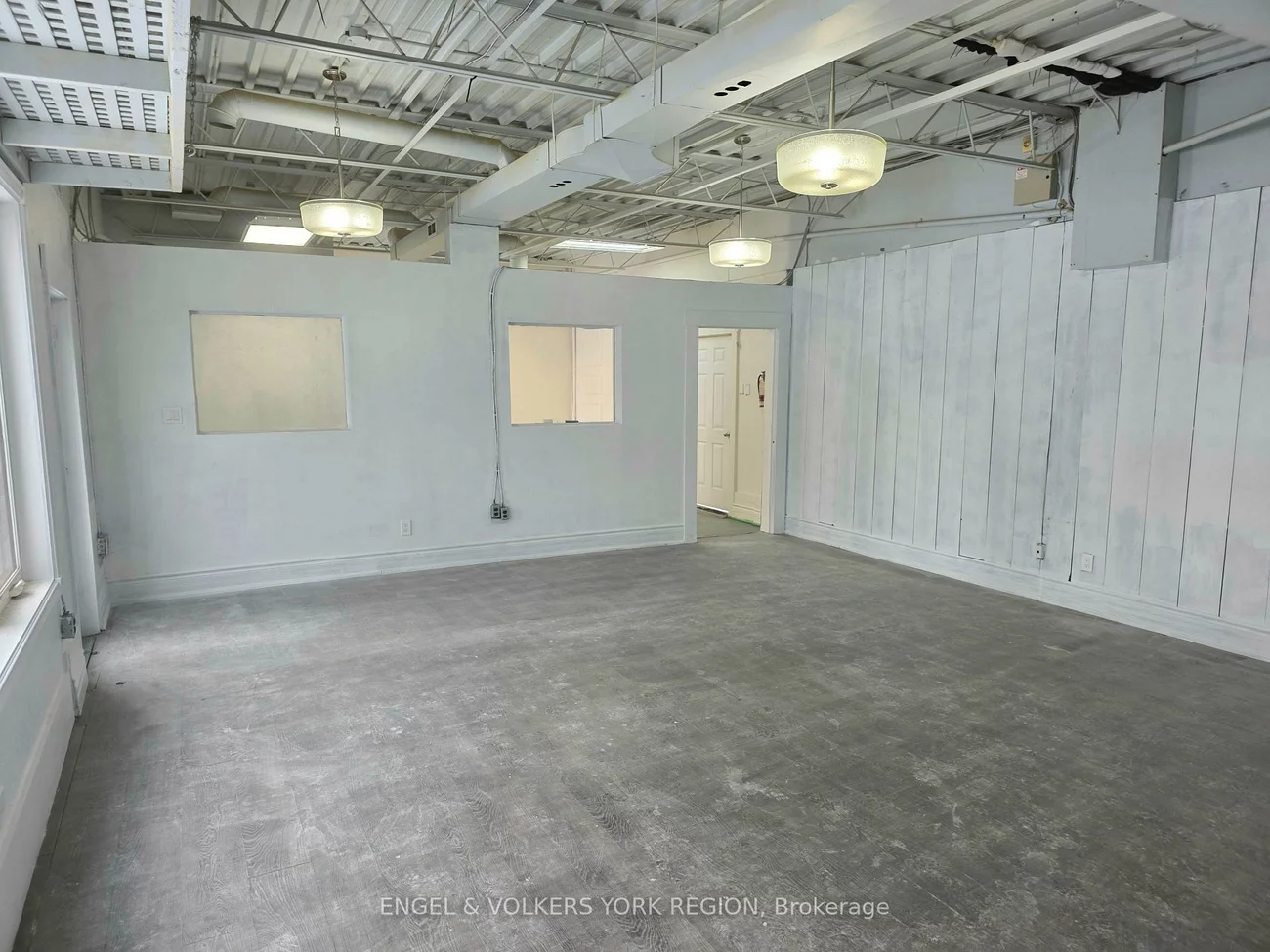 1344, Wellington, Rural King, King