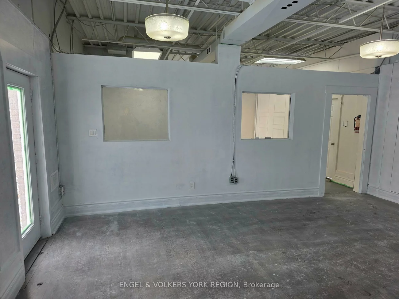 1344, Wellington, Rural King, King