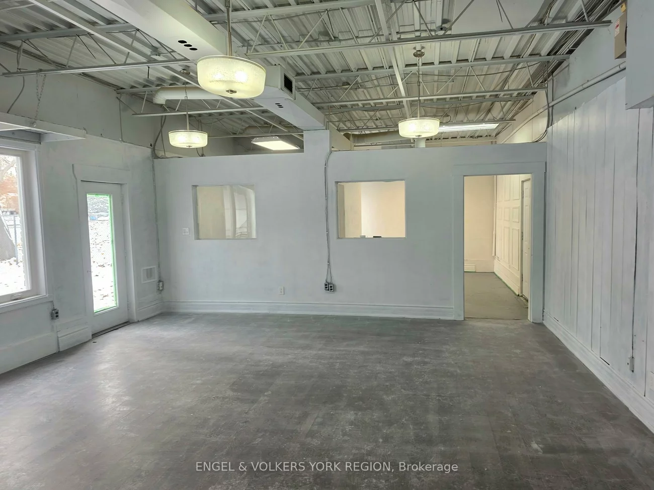 1344, Wellington, Rural King, King