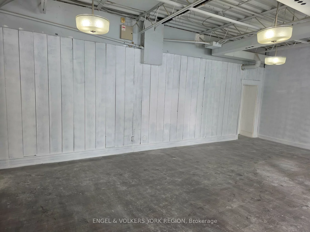 1344, Wellington, Rural King, King