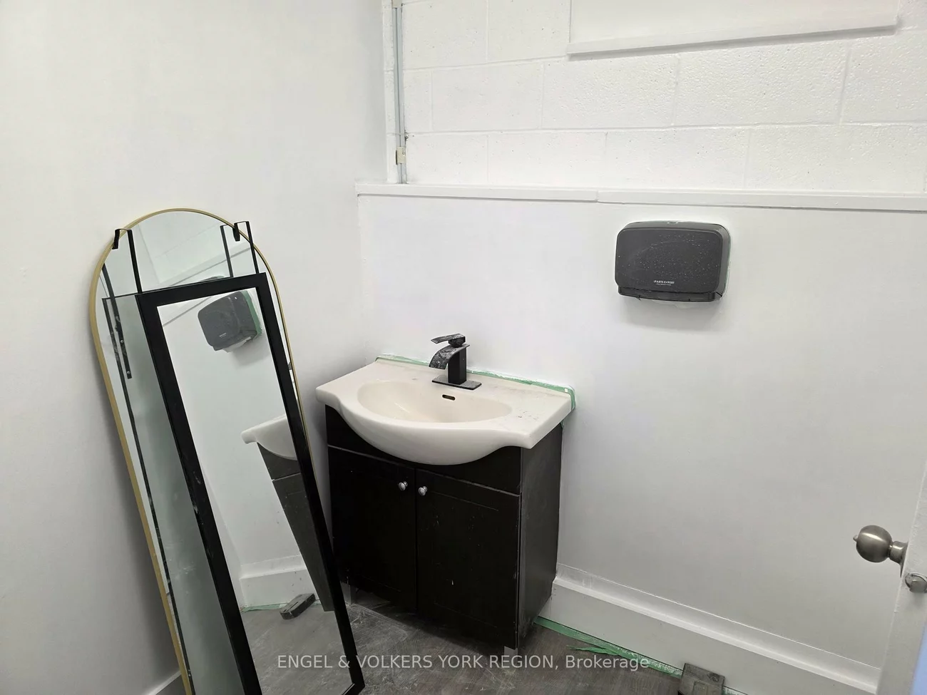 1344, Wellington, Rural King, King