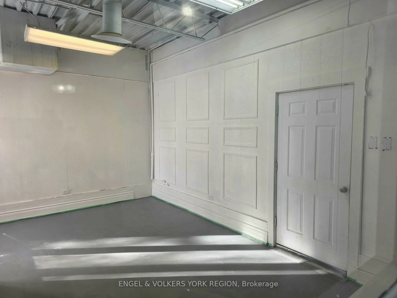 1344, Wellington, Rural King, King