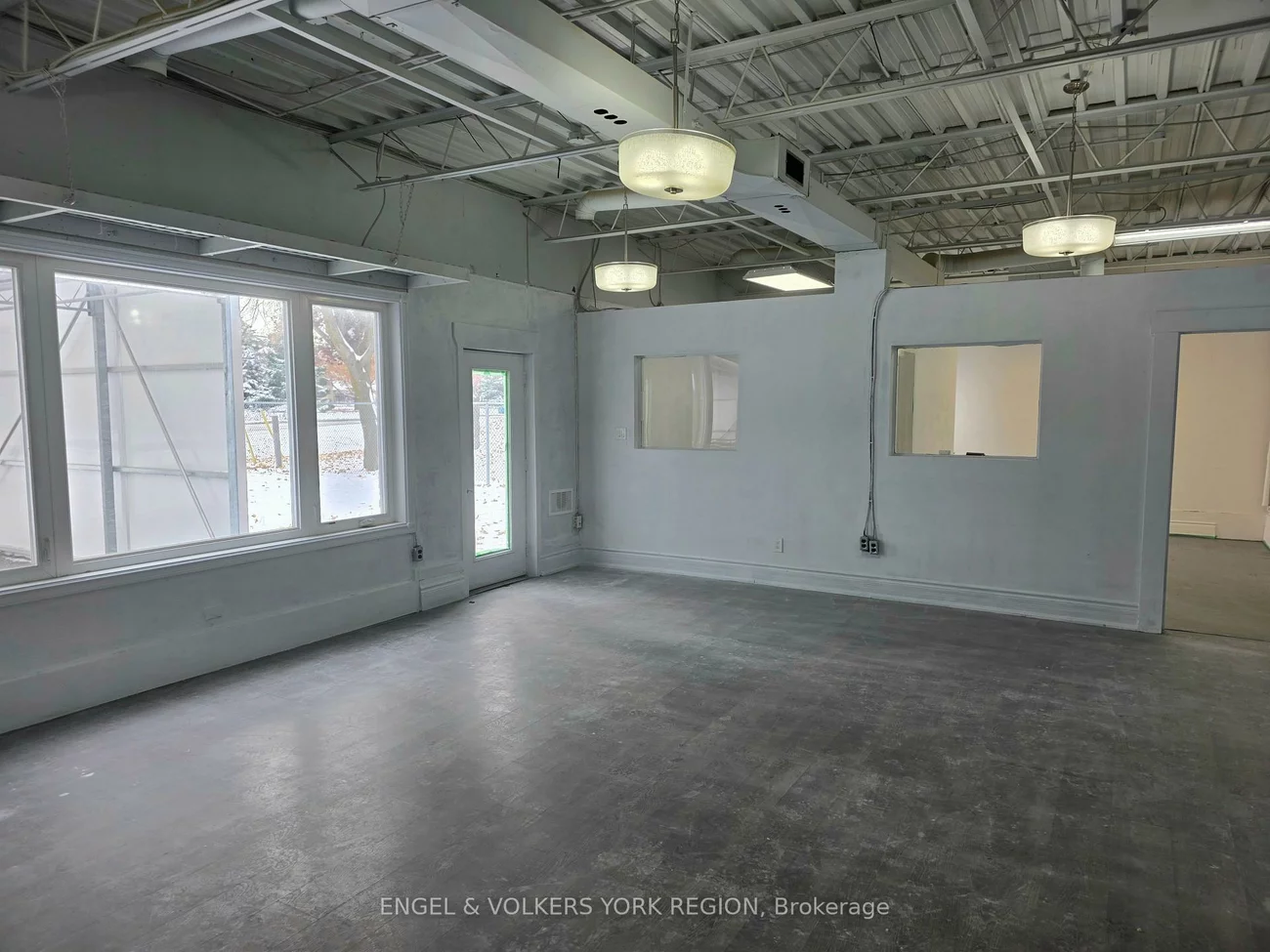 1344, Wellington, Rural King, King