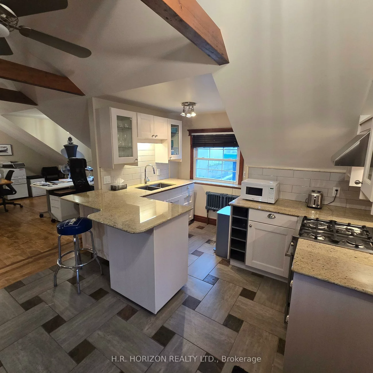 202, Main, Schomberg, King