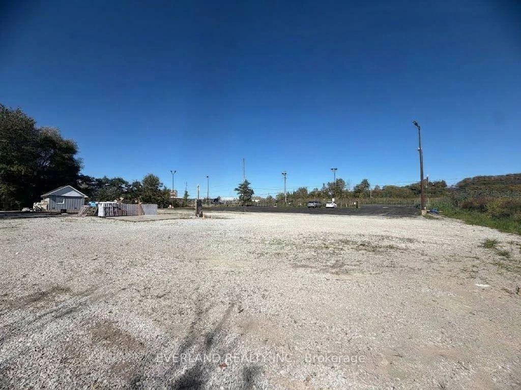 20620, Highway 11, Rural King, King