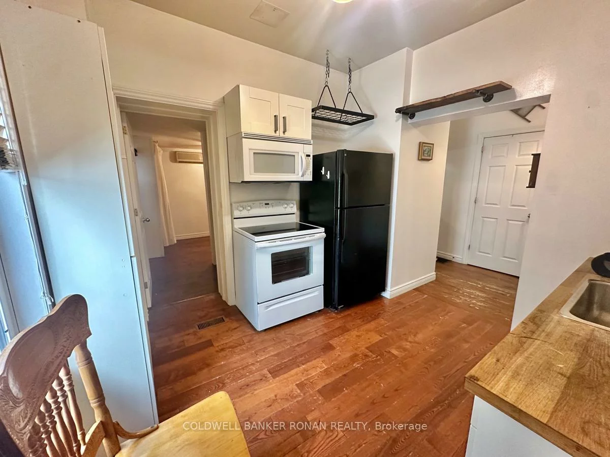 284, Main, Schomberg, King