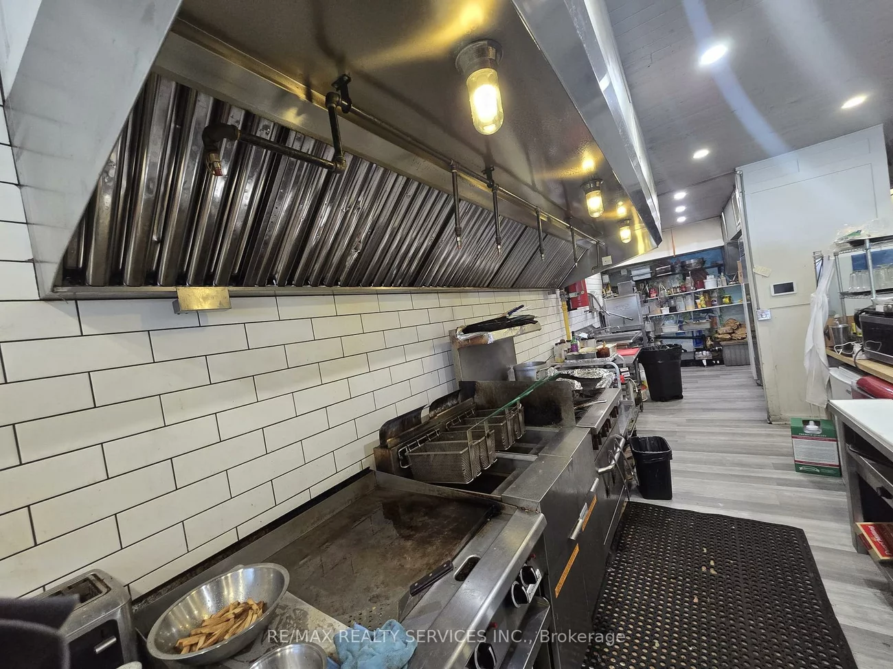 13065, 27, Nobleton, King