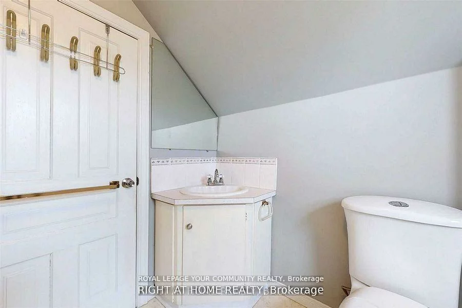 13066, Keele, King City, King