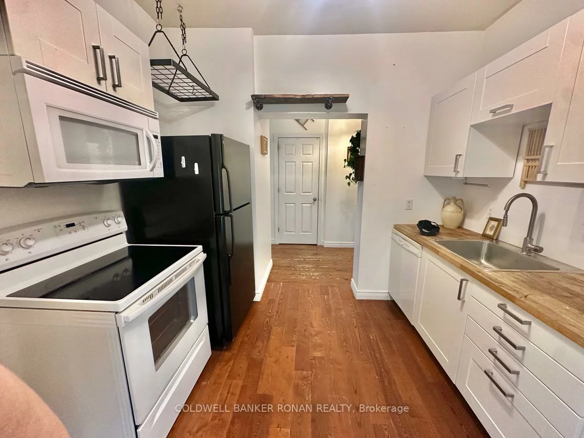 284, Main, Schomberg, King