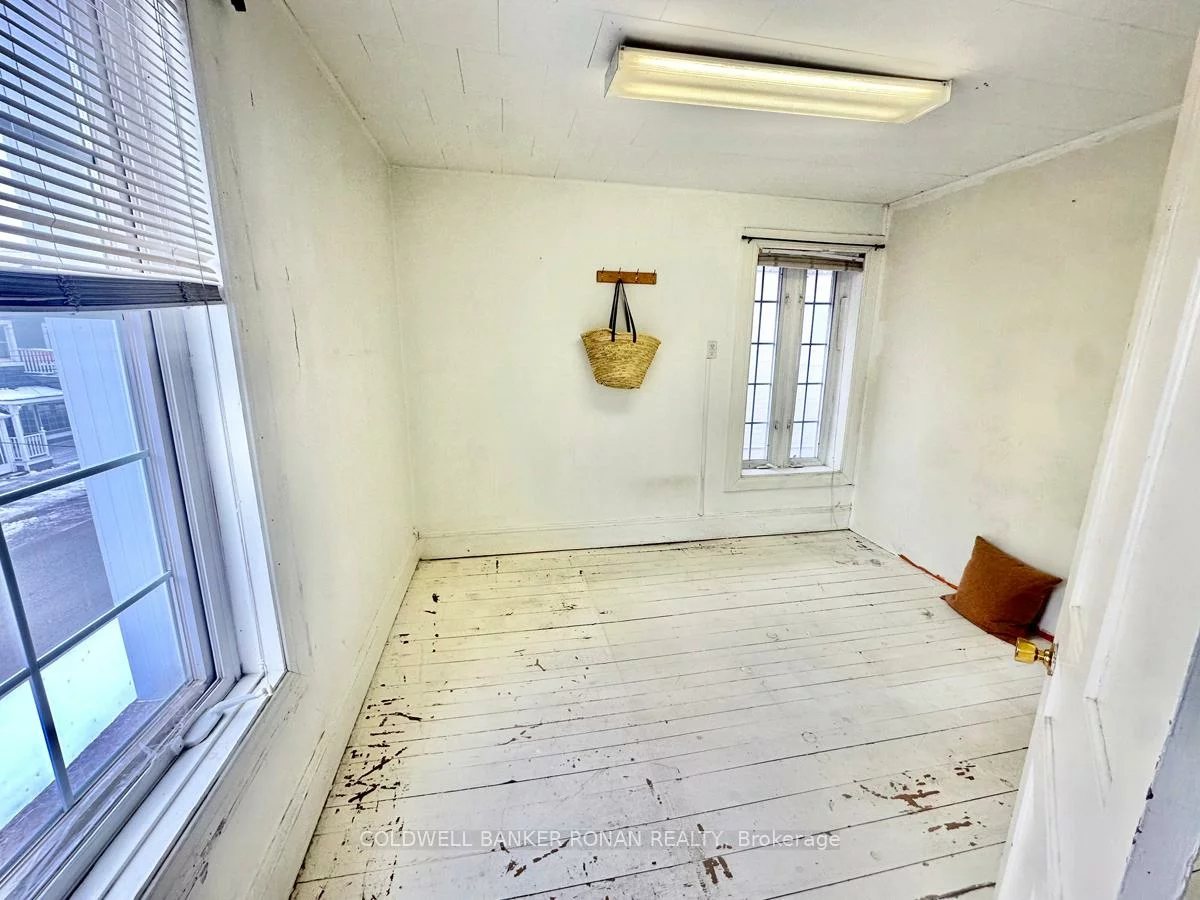 284, Main, Schomberg, King