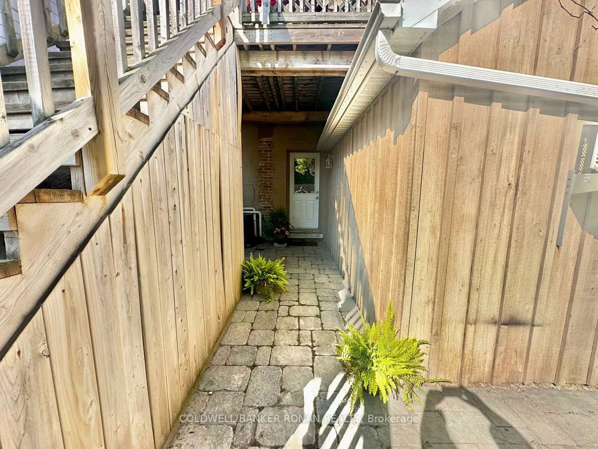 284, Main, Schomberg, King