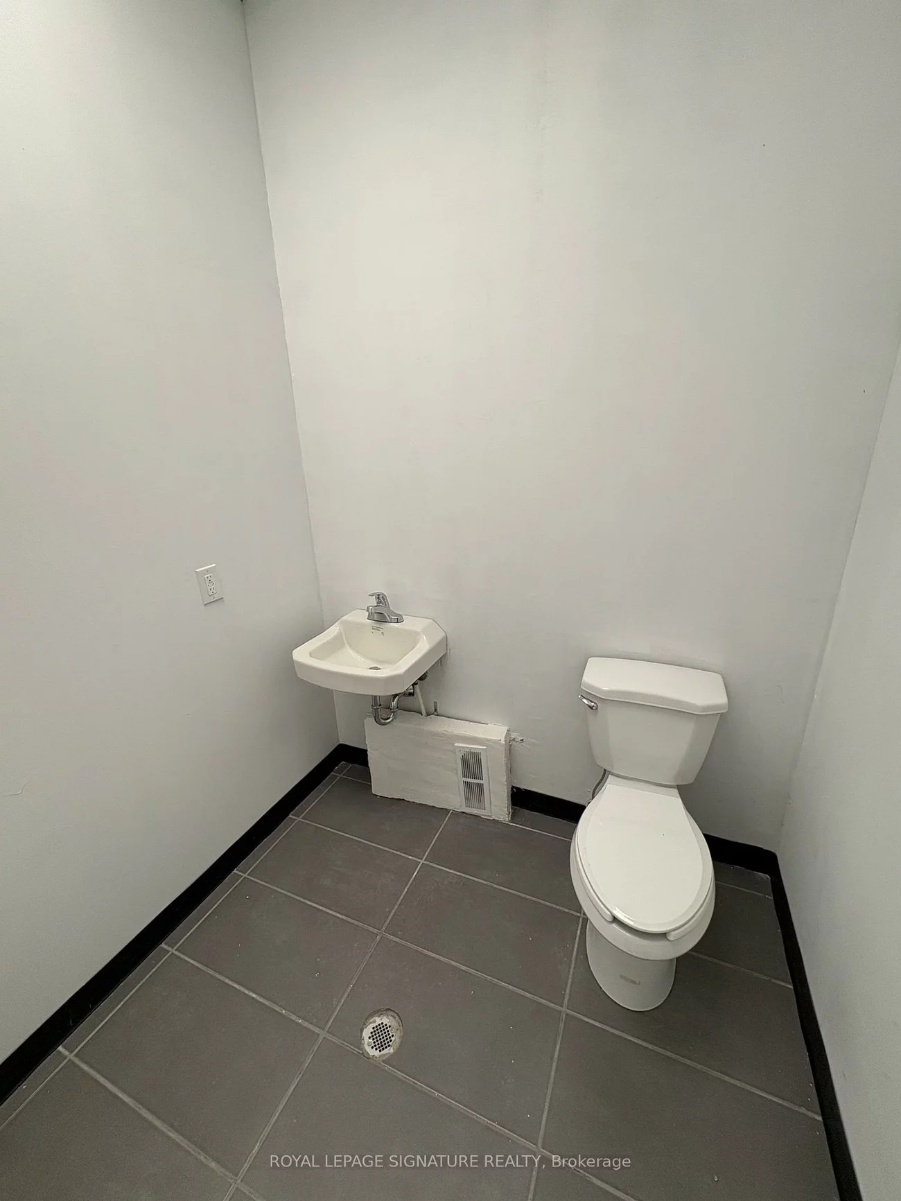 15, Karachi, Cedarwood, Markham