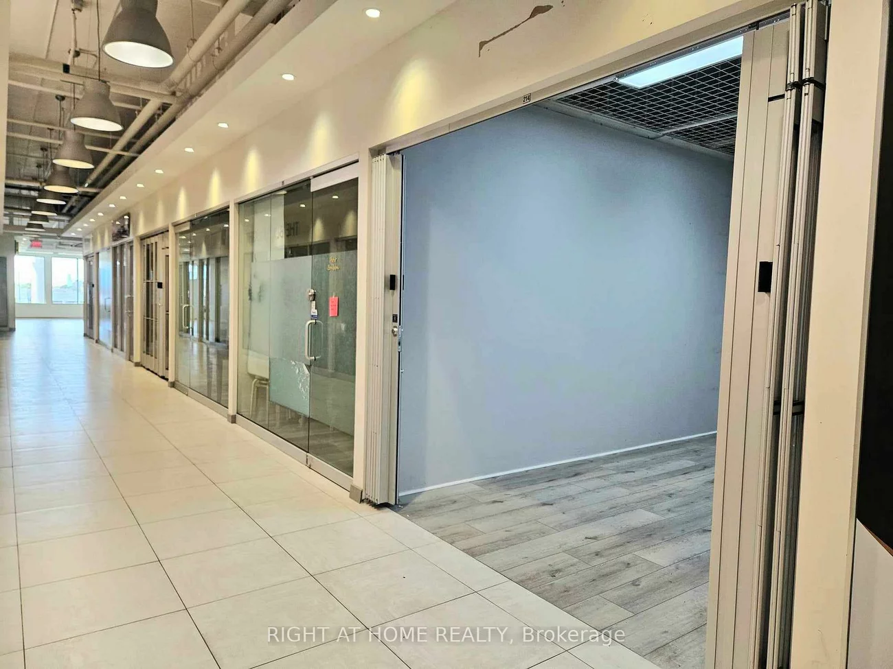 7181, Yonge, Thornhill, Markham