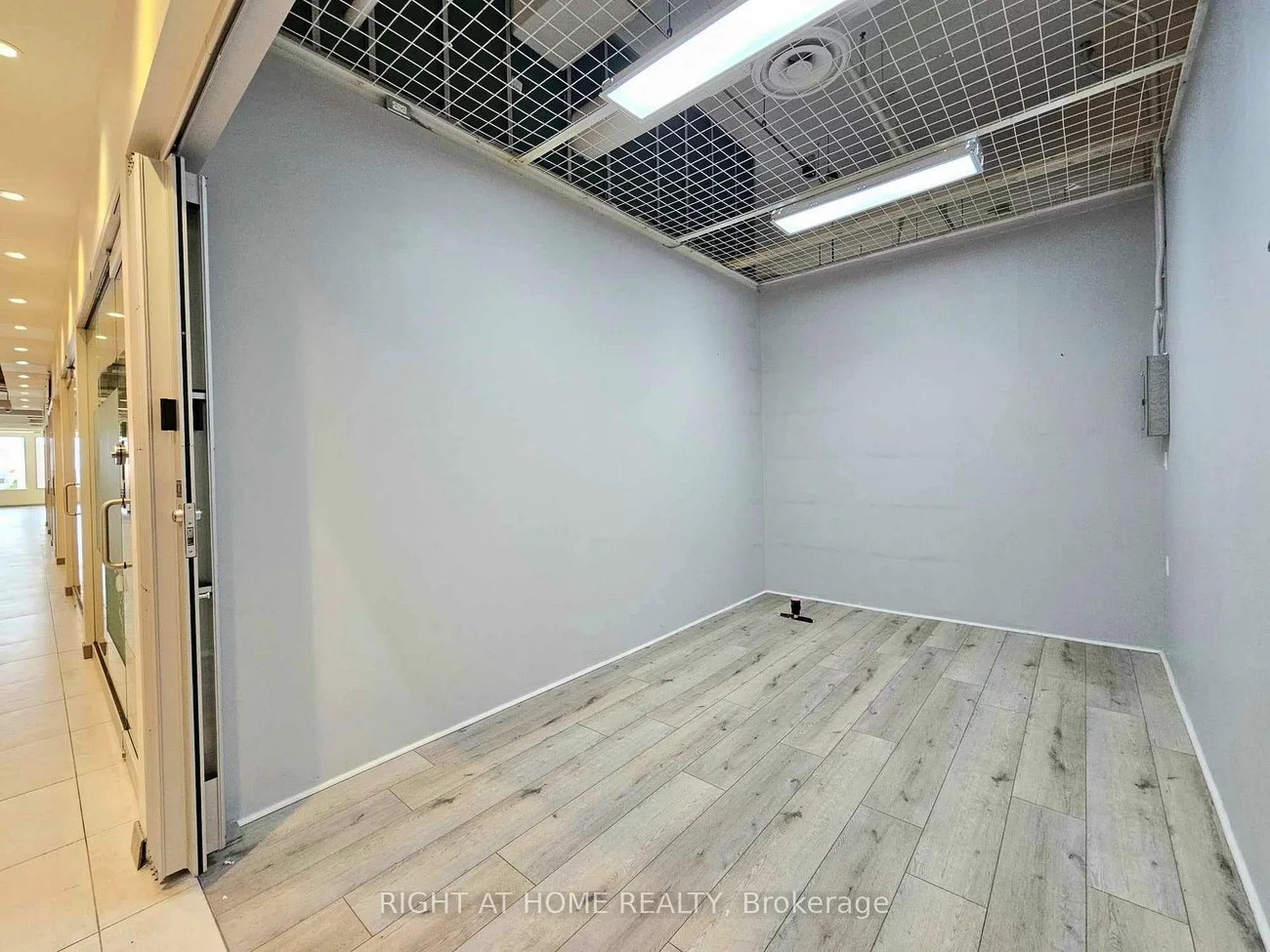 7181, Yonge, Thornhill, Markham