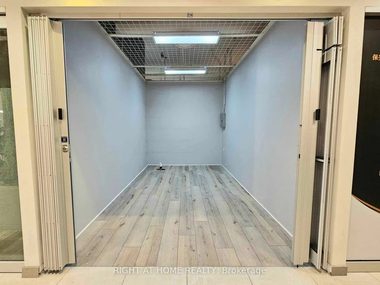 7181, Yonge, Thornhill, Markham