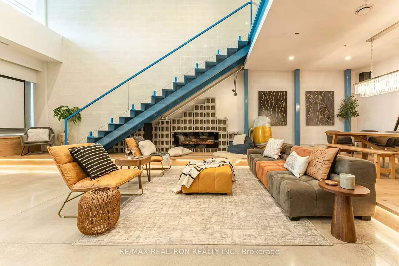 10950, Woodbine, Victoria Square, Markham