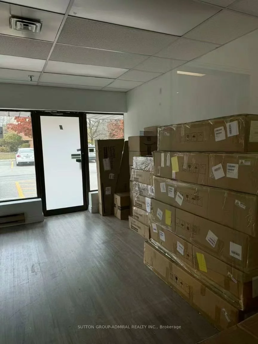 271, Amber, Milliken Mills West, Markham