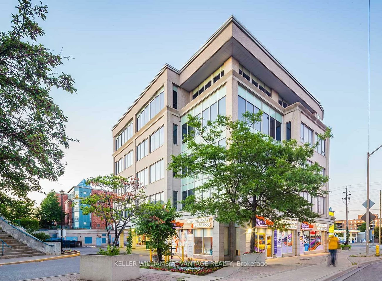 7368, Yonge, Thornhill, Markham