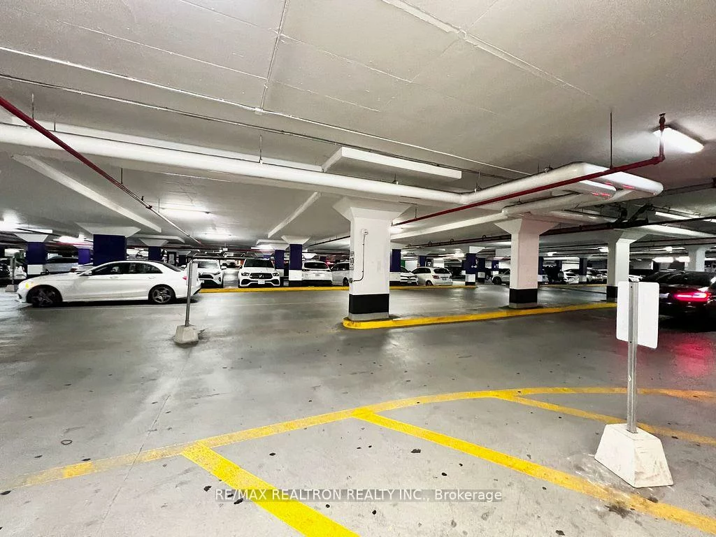 7181, Yonge, Grandview, Markham