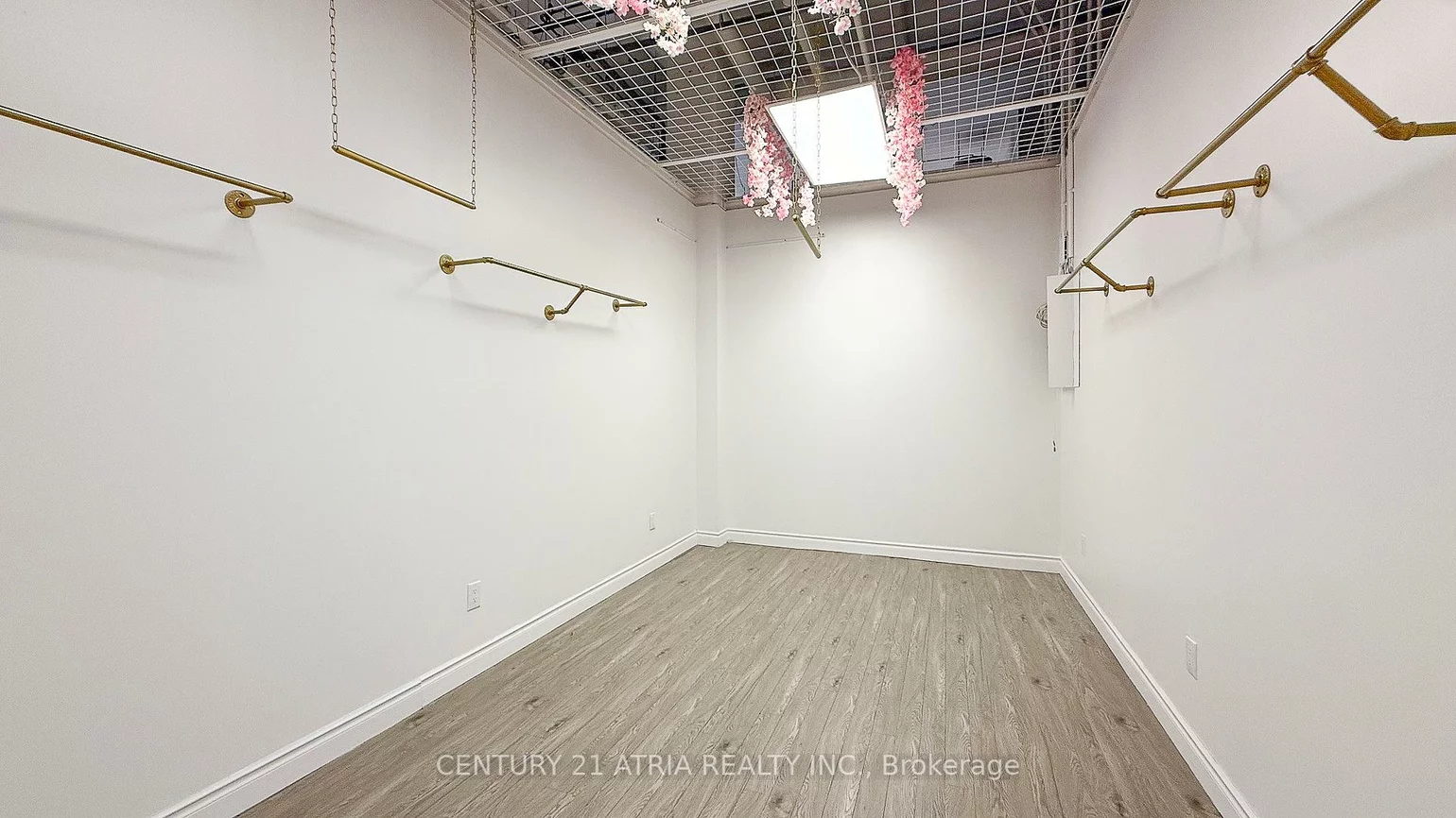 7181, Yonge, Thornhill, Markham