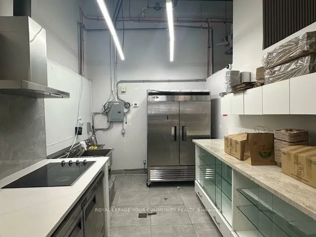 7181, Yonge, Thornhill, Markham