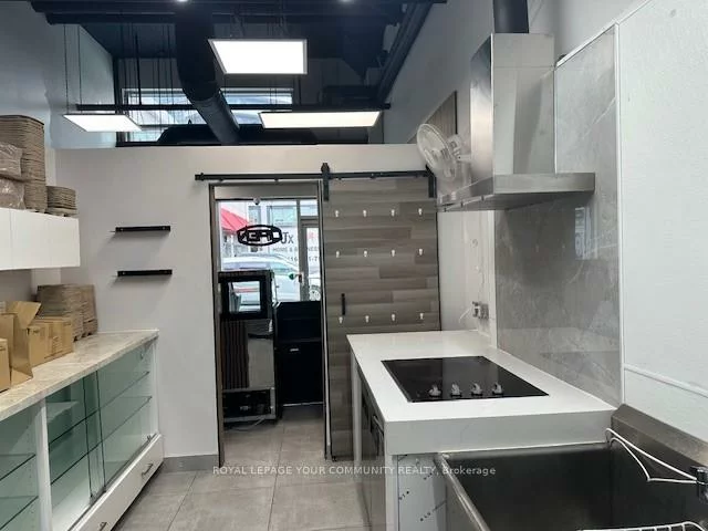 7181, Yonge, Thornhill, Markham