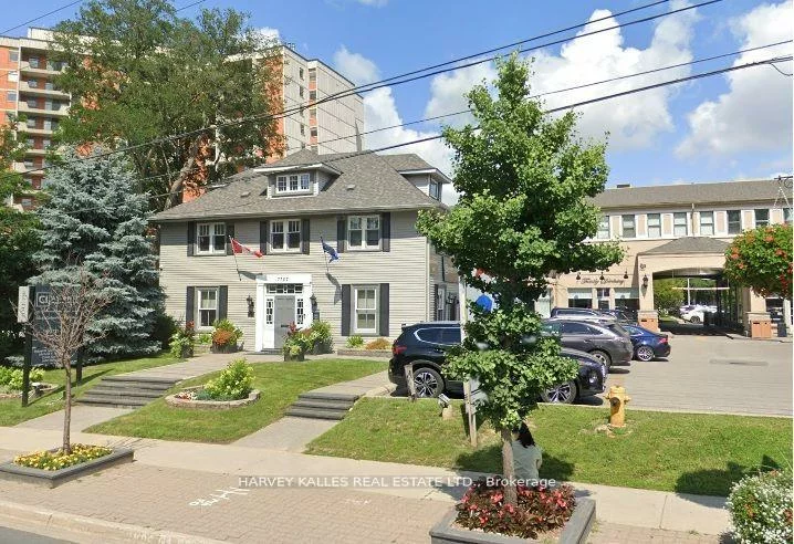 7787, Yonge, Thornhill, Markham