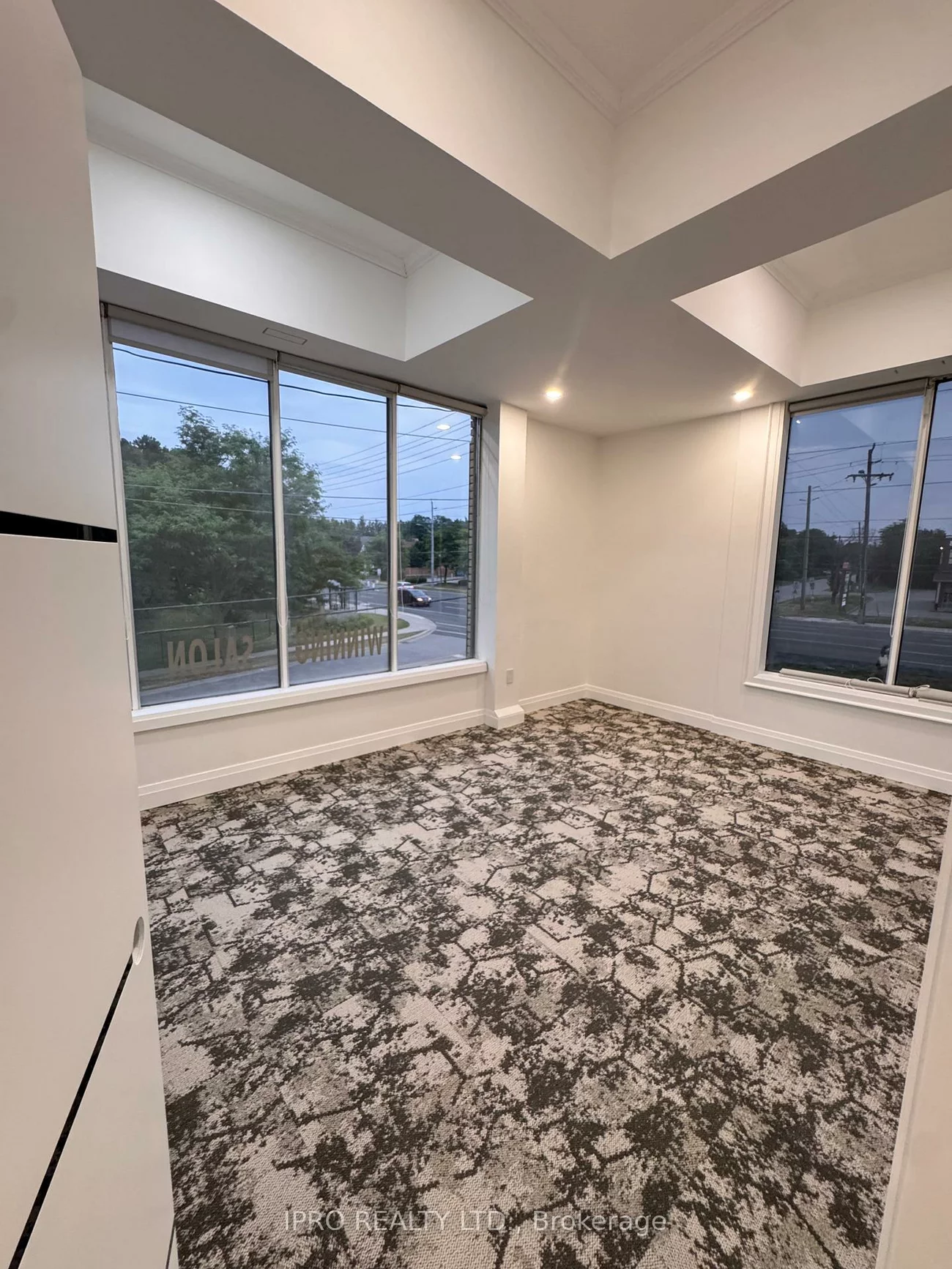 8119, Yonge, Royal Orchard, Markham