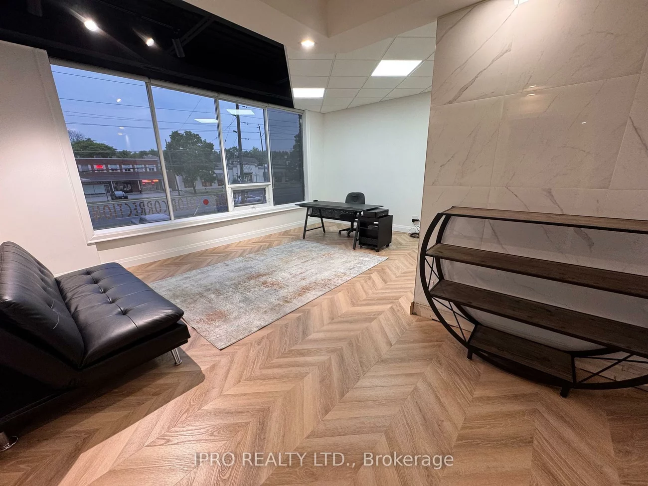 8119, Yonge, Royal Orchard, Markham