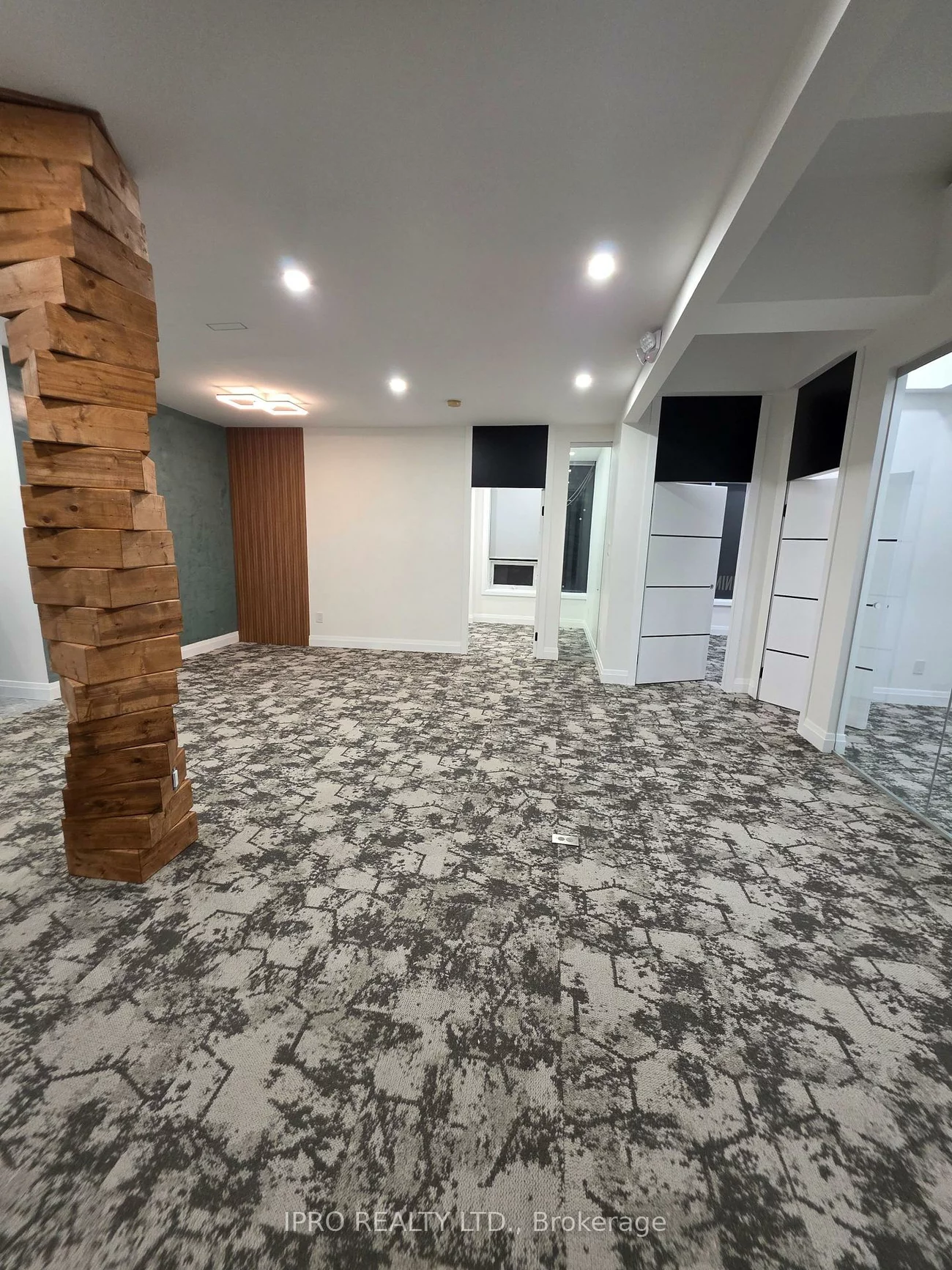 8119, Yonge, Royal Orchard, Markham