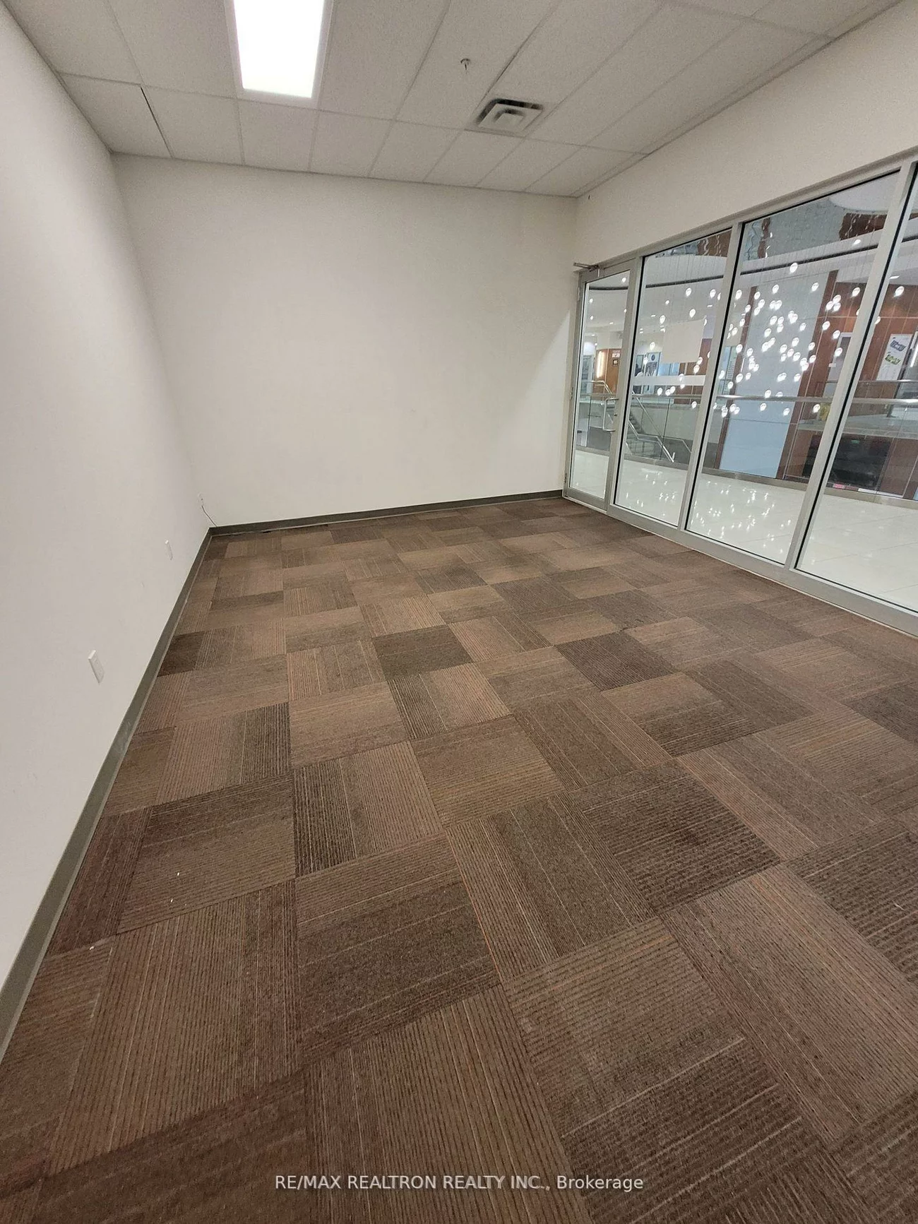 7163, Yonge, Thornhill, Markham