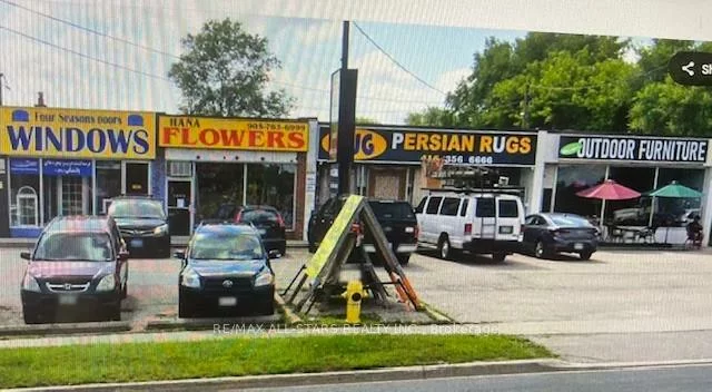 8238, Yonge, Thornhill, Markham