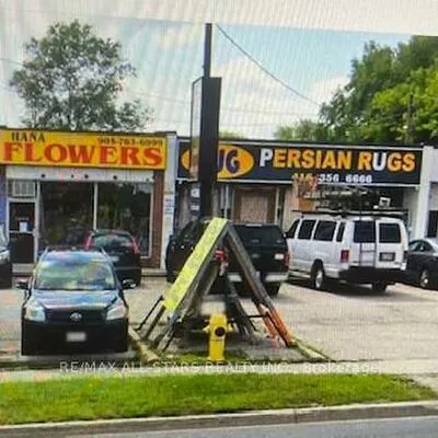 8238, Yonge, Thornhill, Markham