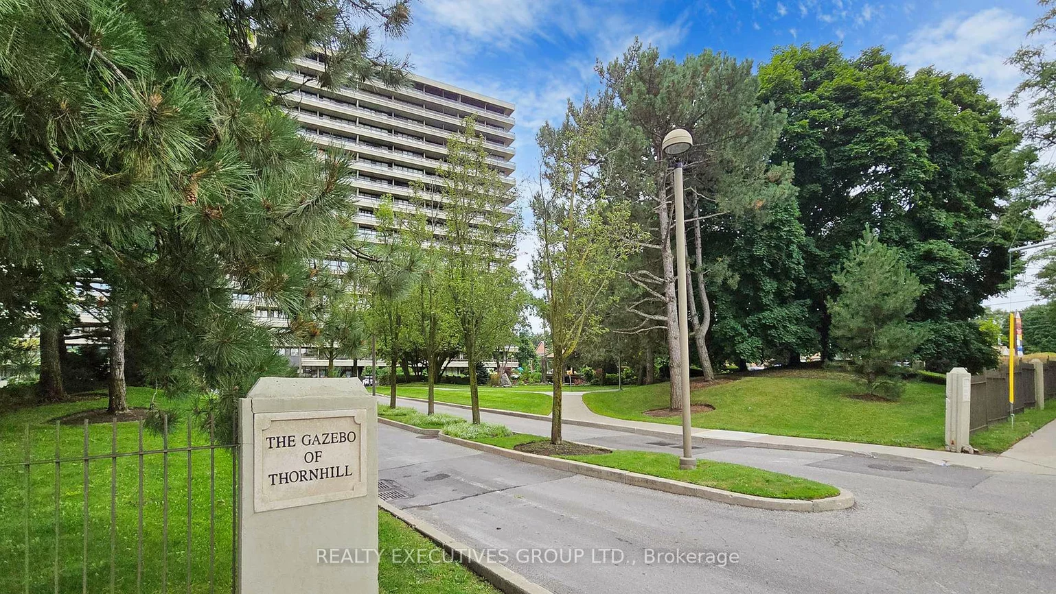 8111, Yonge, Royal Orchard, Markham
