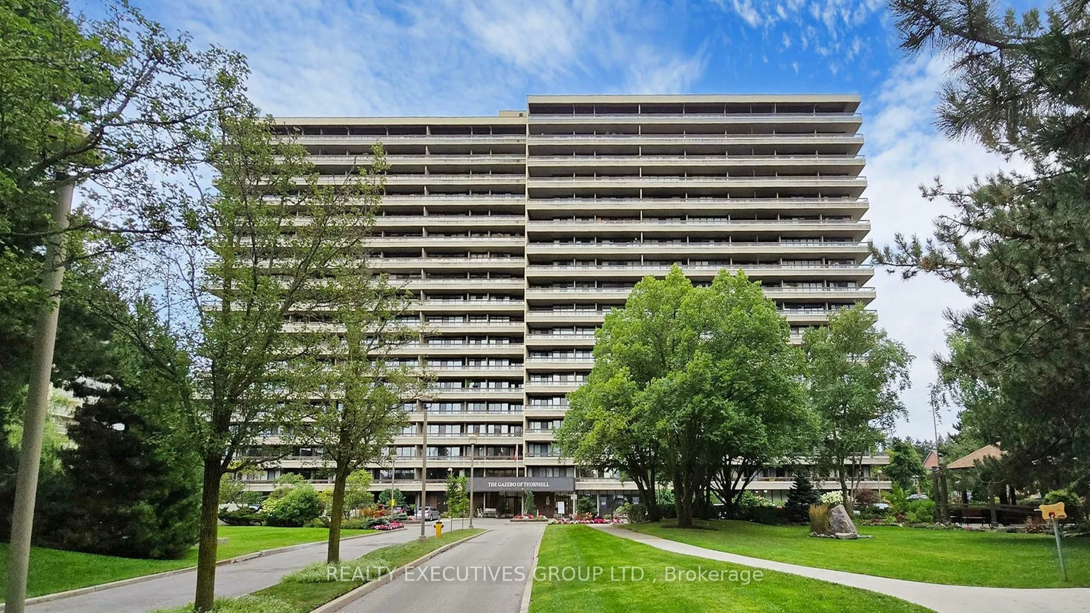 8111, Yonge, Royal Orchard, Markham