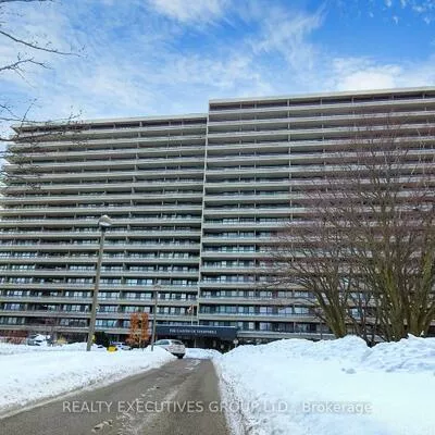8111, Yonge, Royal Orchard, Markham