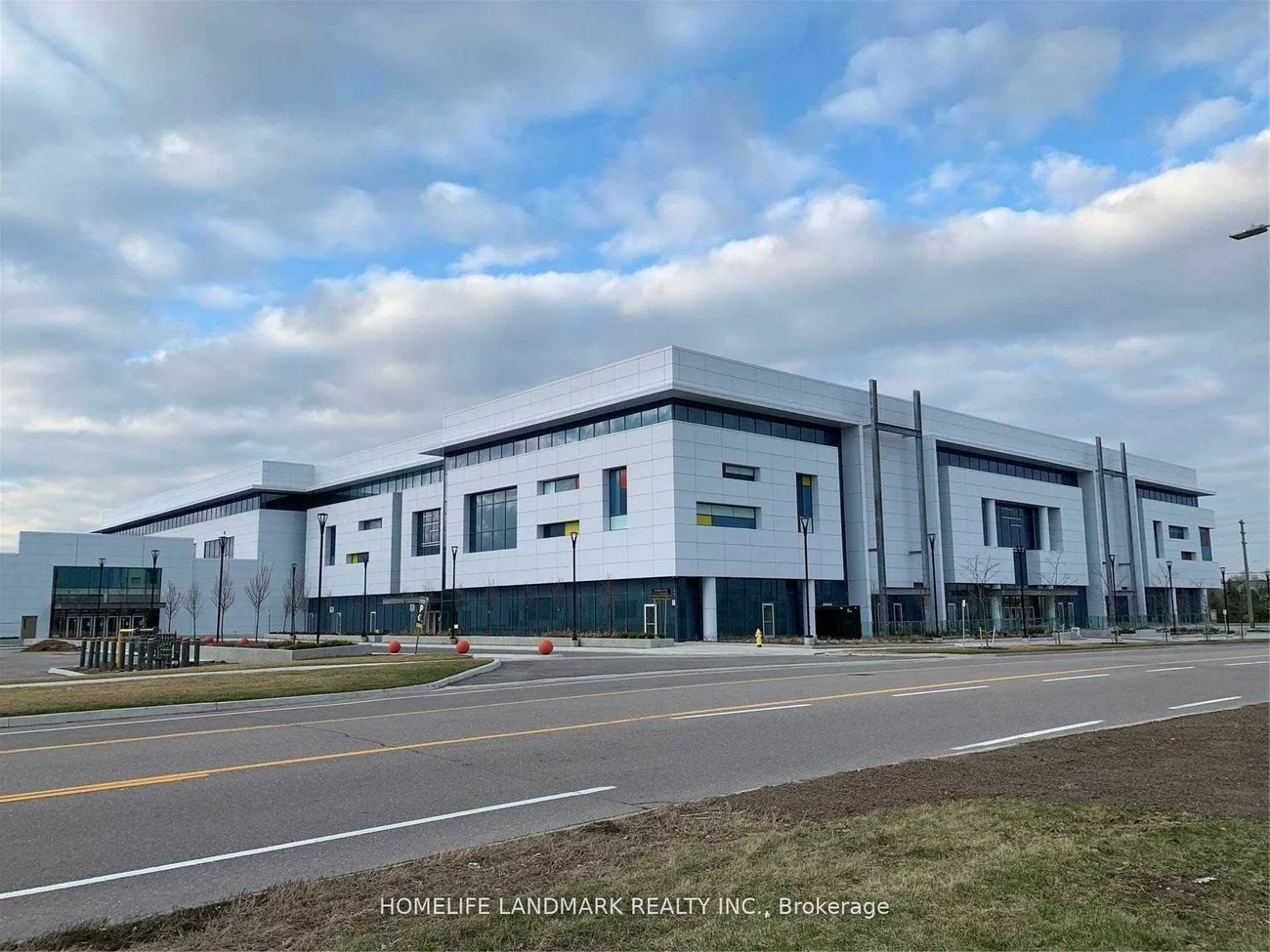 9390, Woodbine, Cachet, Markham