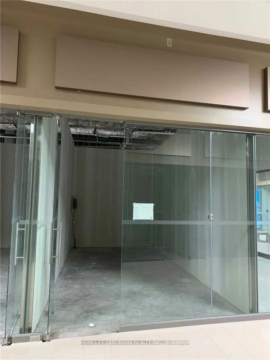 9390, Woodbine, Cachet, Markham