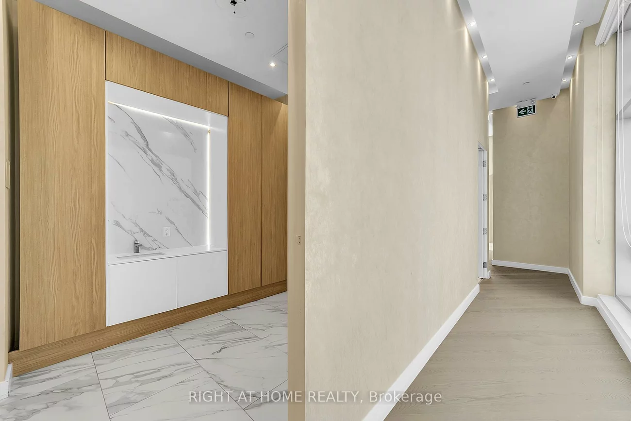 7191, Yonge, Thornhill, Markham