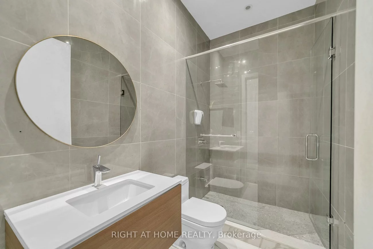 7191, Yonge, Thornhill, Markham