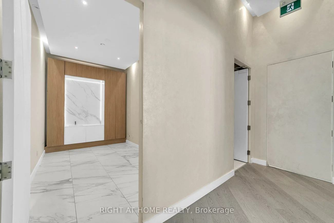 7191, Yonge, Thornhill, Markham